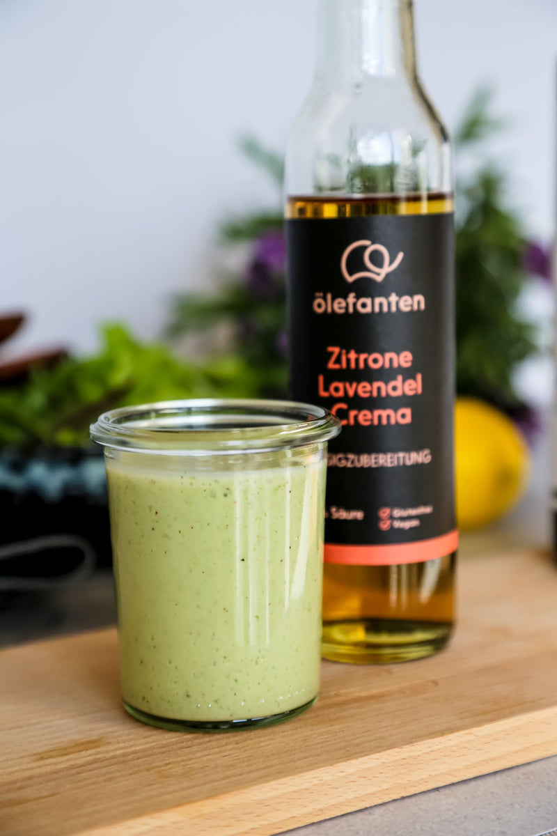 Bärlauch-Joghurt Dressing mit Zitrone Lavendel Crema